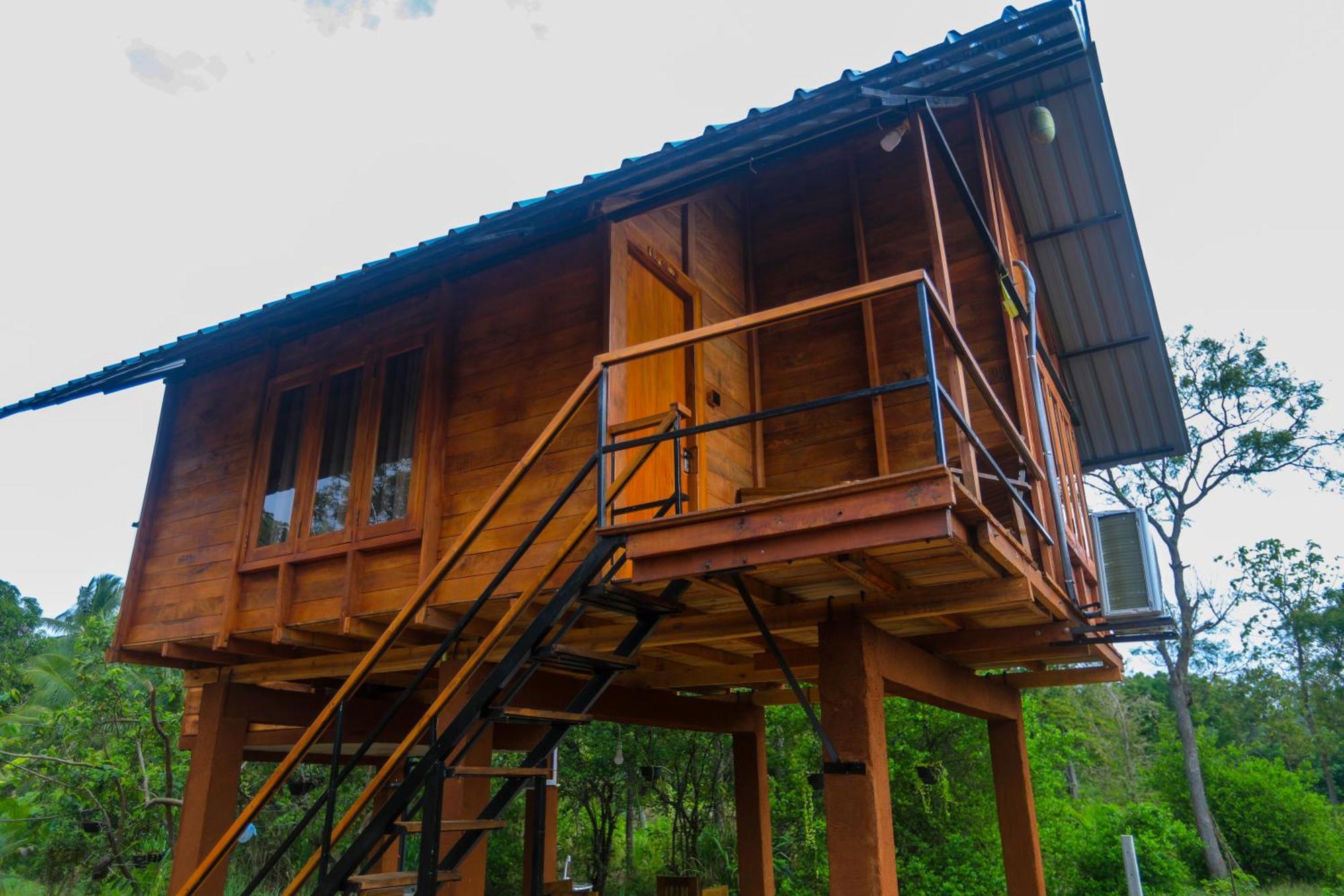 Lion Wood Treehouse Βίλα Talkote Εξωτερικό φωτογραφία